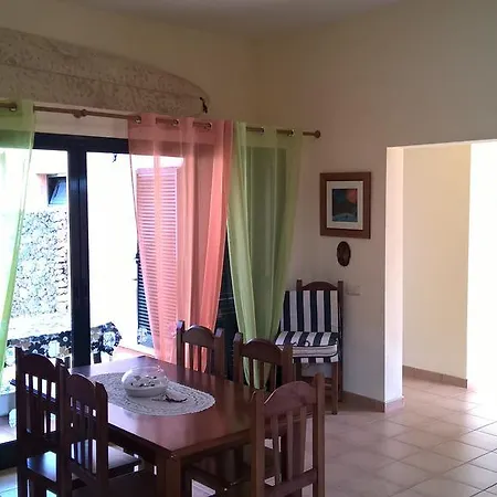 Holiday home Tamaragua La Oliva
