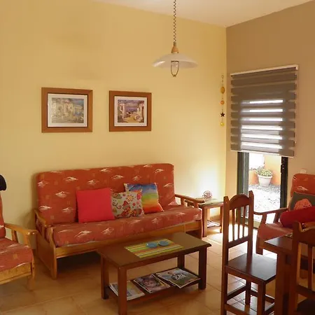 Holiday home Tamaragua La Oliva